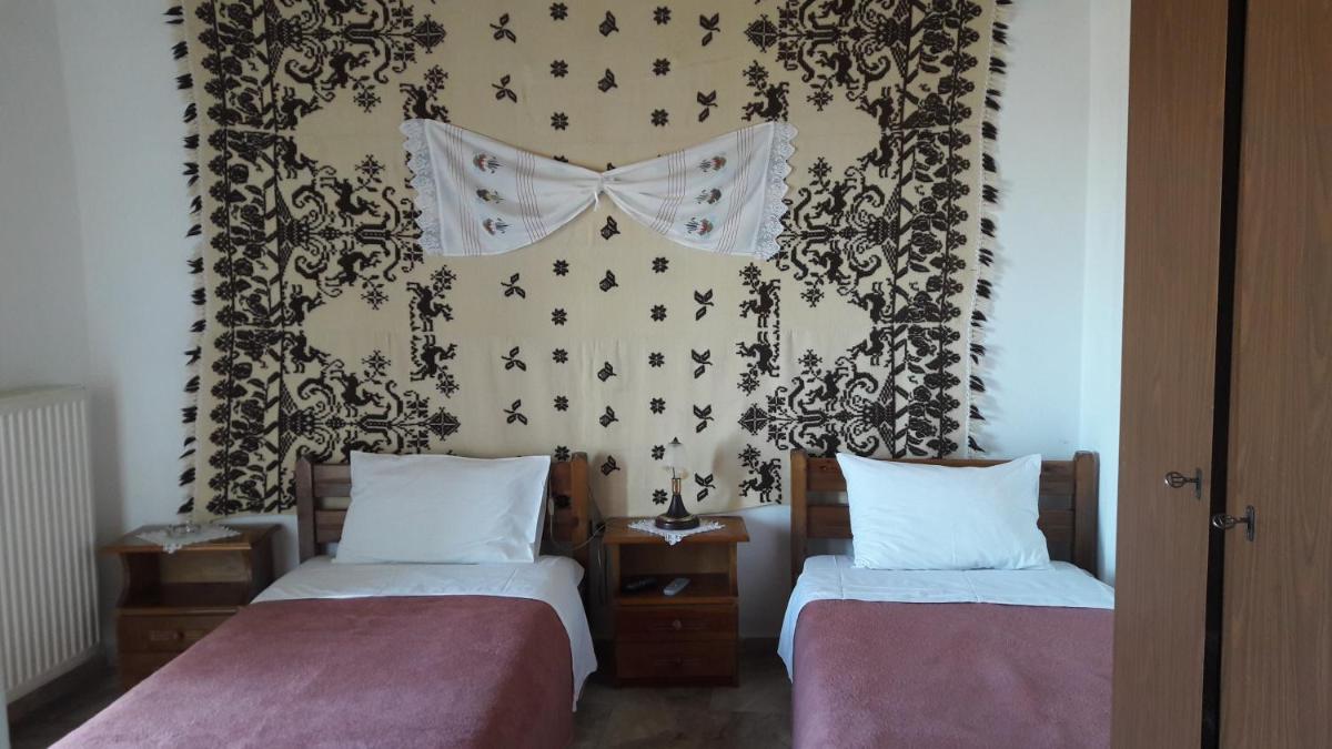 Aris Rooms - Housity