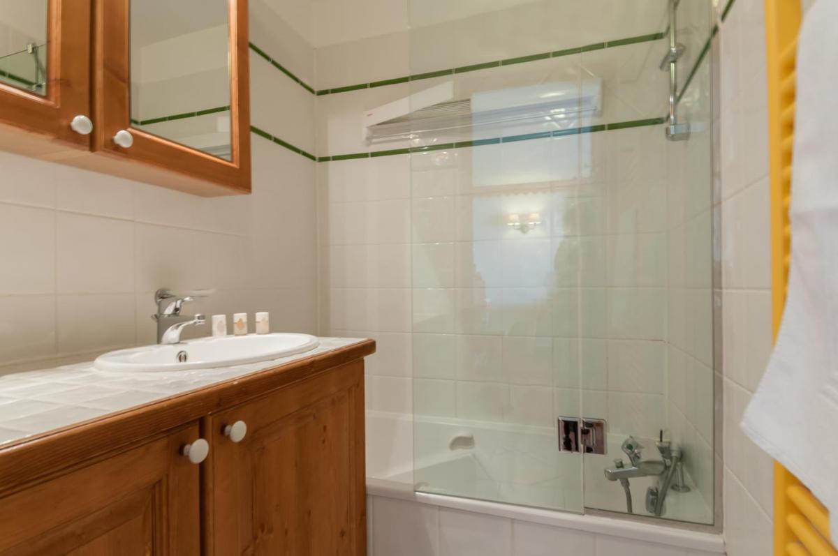Salle de bains dans l'établissement Résidence Pierre & Vacances Premium Les Hauts Bois