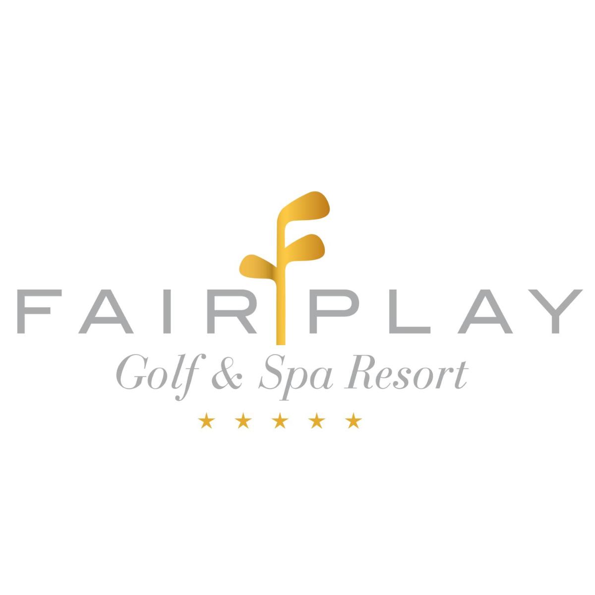 Certificado, premio, señal o documento que está expuesto en Fairplay Golf & Spa Resort