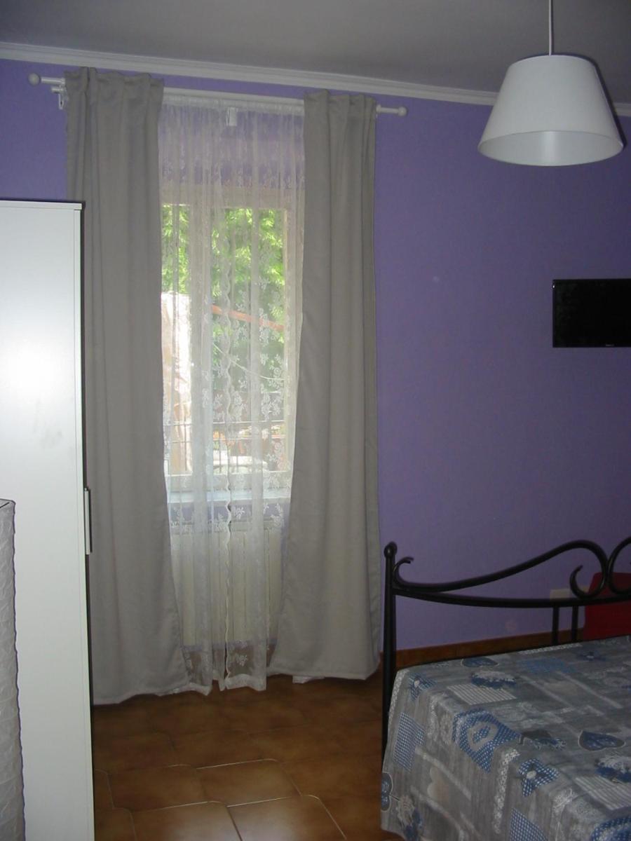La rosa sul lago - Housity