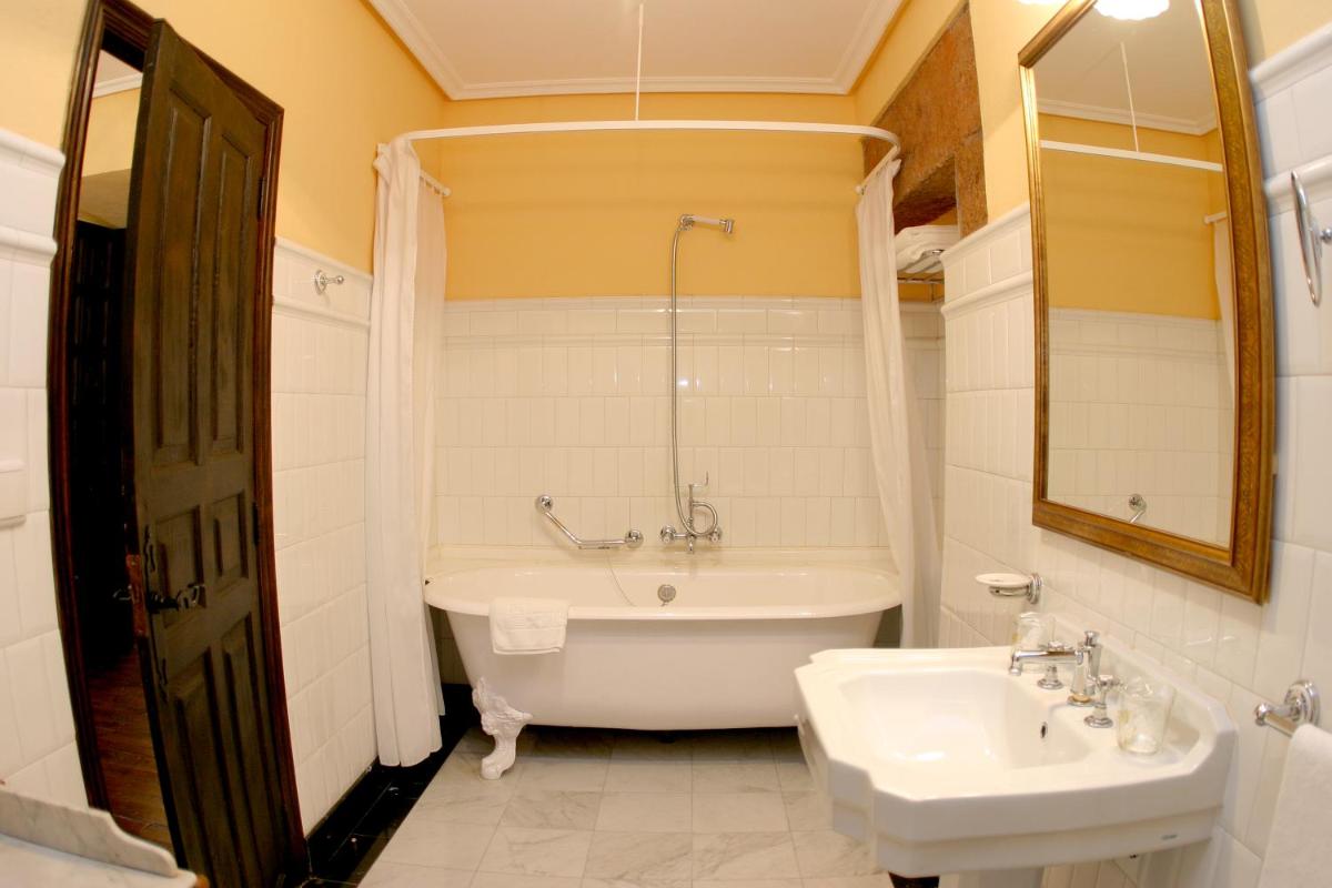 Un baño de Hotel Monumento Pazo do Castro
