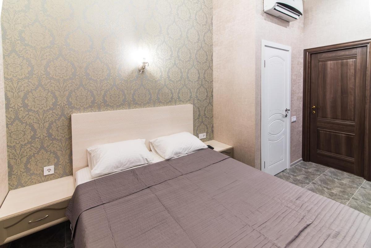 L.O.Y Family Hotel - Housity