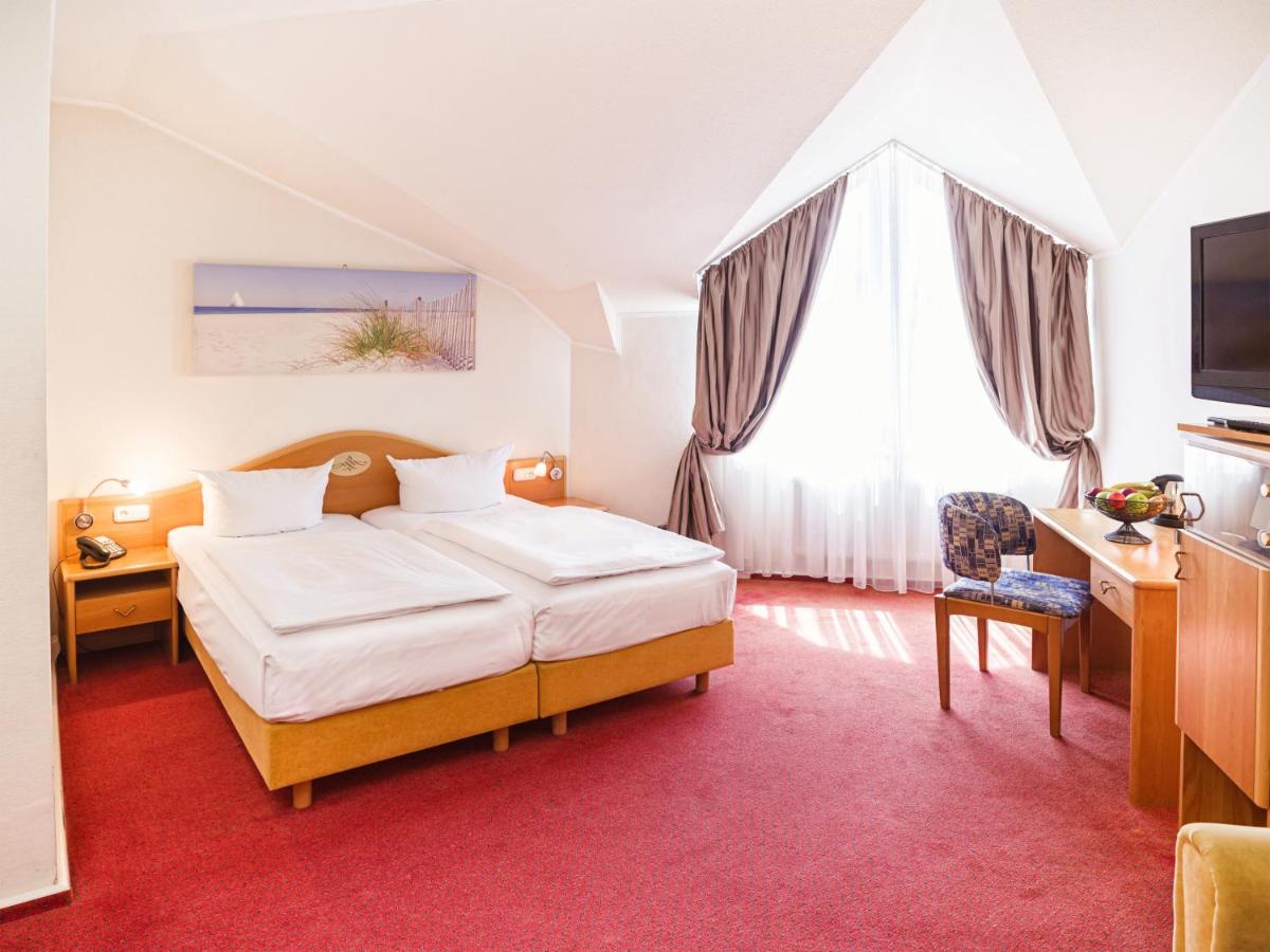 Hotel Dänischer Hof Altenholz by Tulip Inn - Housity