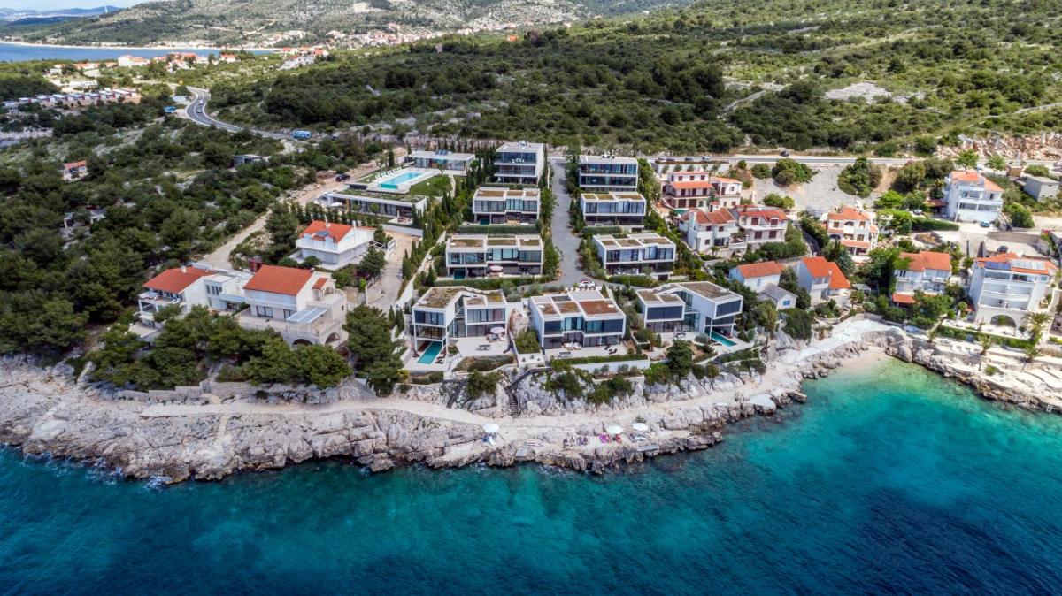 Golden Rays Luxury Villas & Apartments - Housity