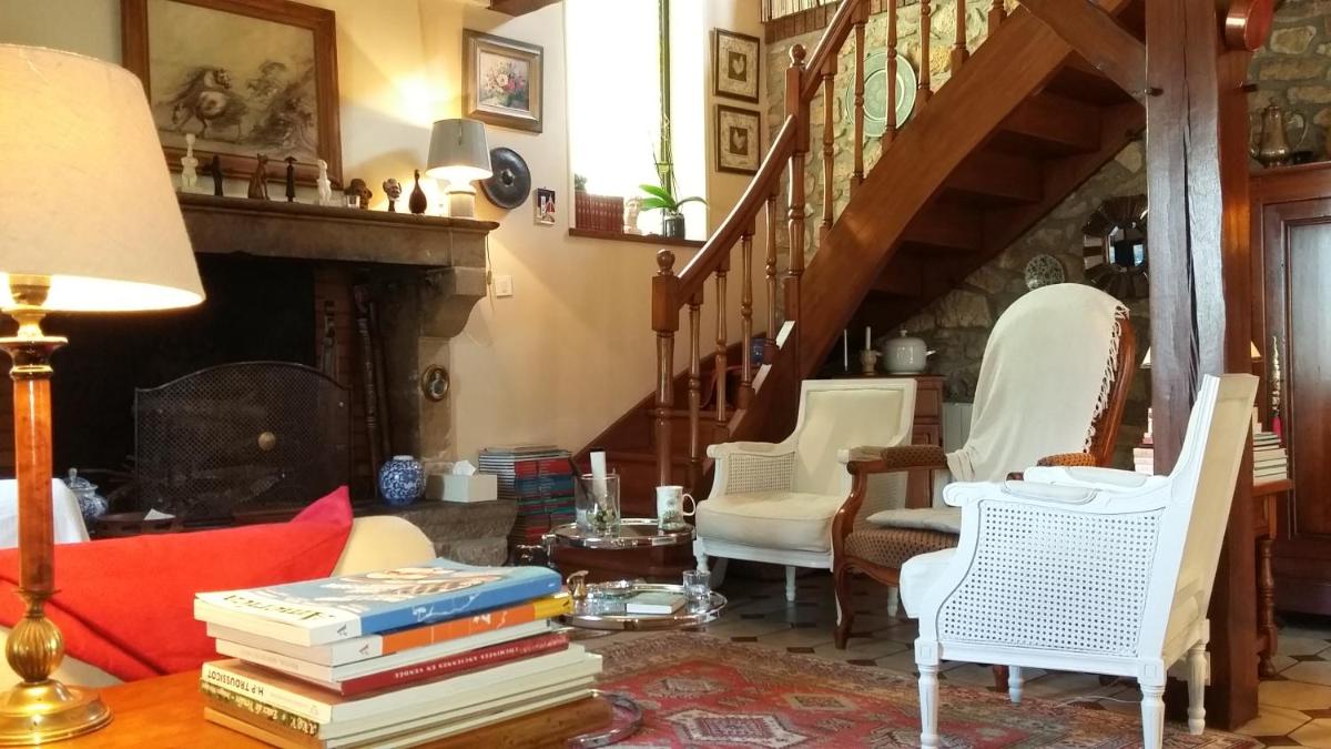 L' Esterlanges SUITE FAMILLE 2 chambres 4 personnes PROCHE PUYduFOU - Housity