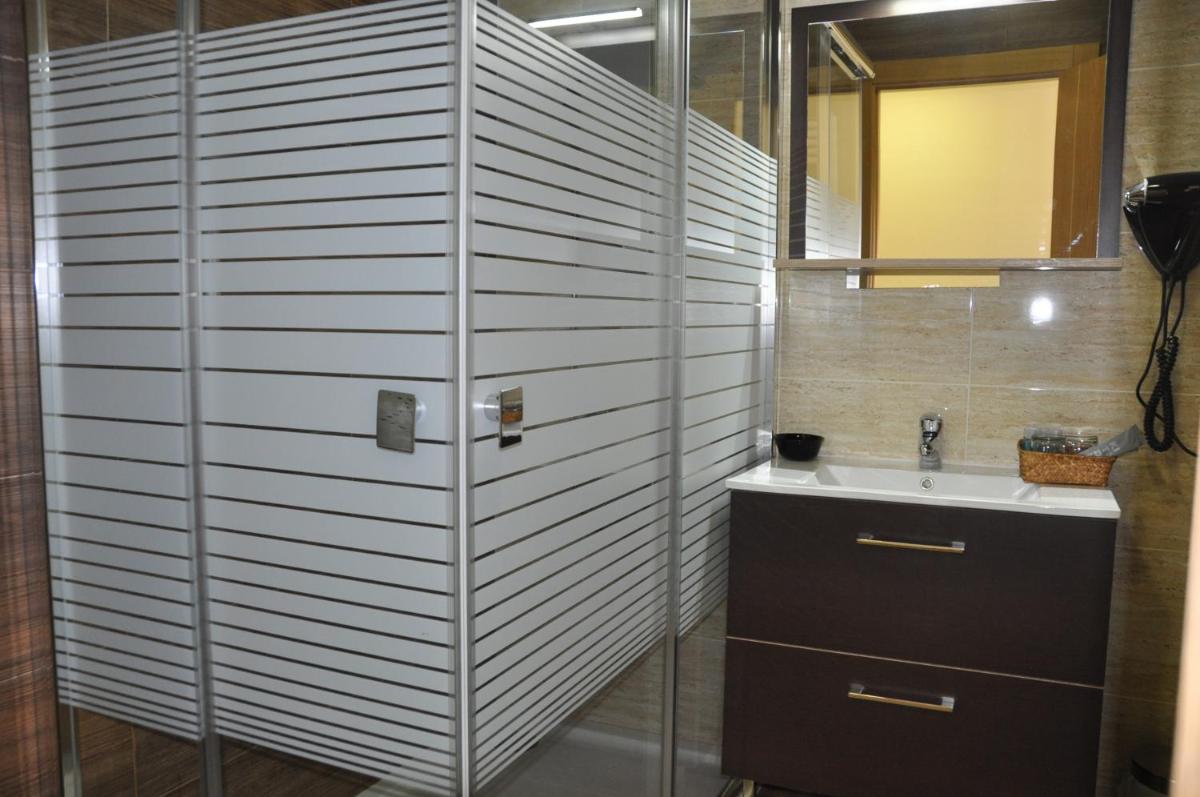 Hotel de Alba - Housity