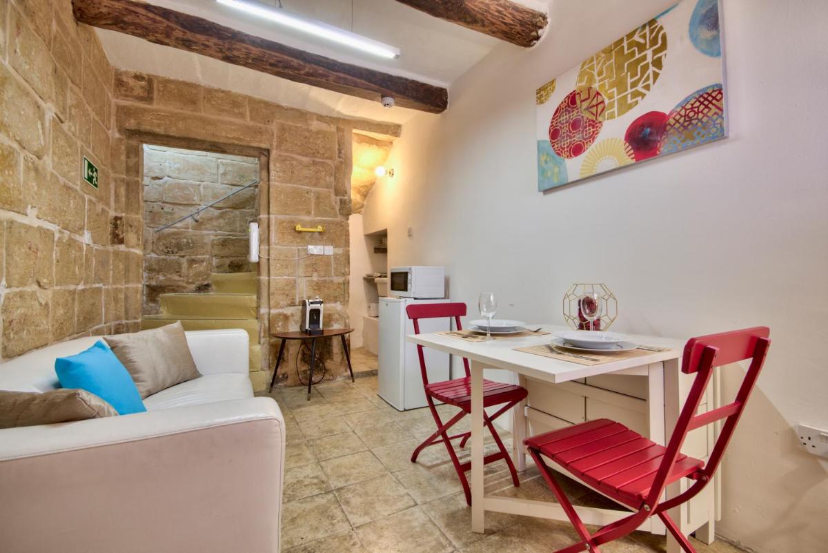 Vallettastay Standard Apartments in Valletta - Housity