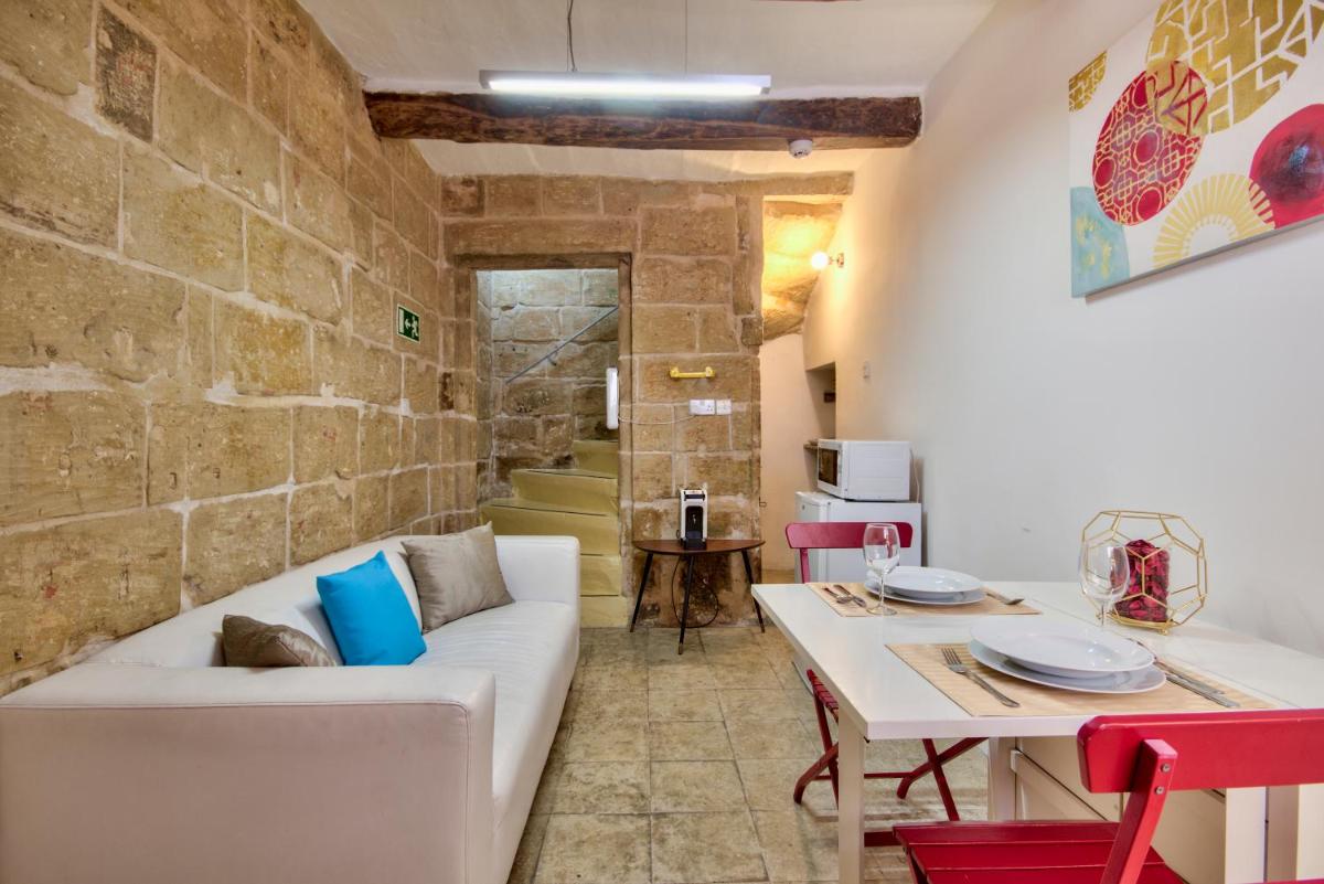 Vallettastay Standard Apartments in Valletta - Housity