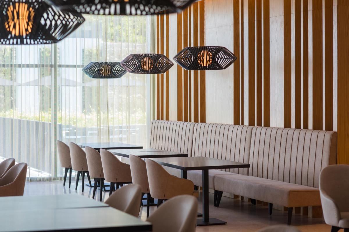 Uma área de estar em Iberostar Selection Lisboa