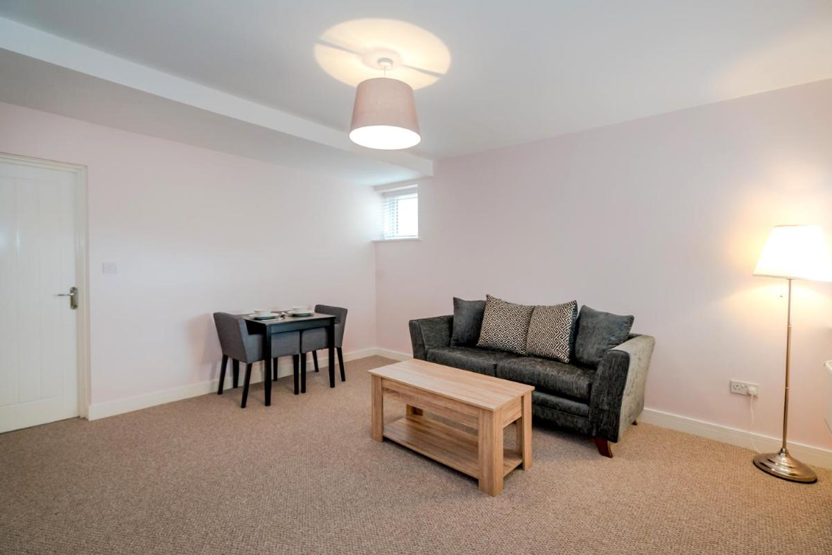 Cannock Hotel Apartments - Housity