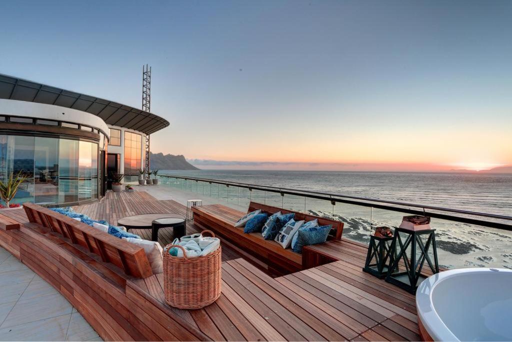 Ocean View Penthouse - Housity