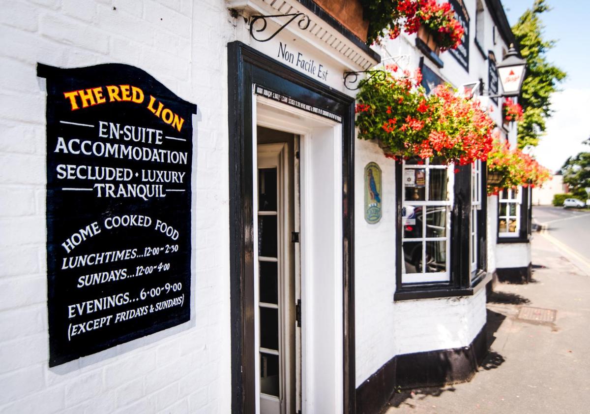 The Red Lion - Housity