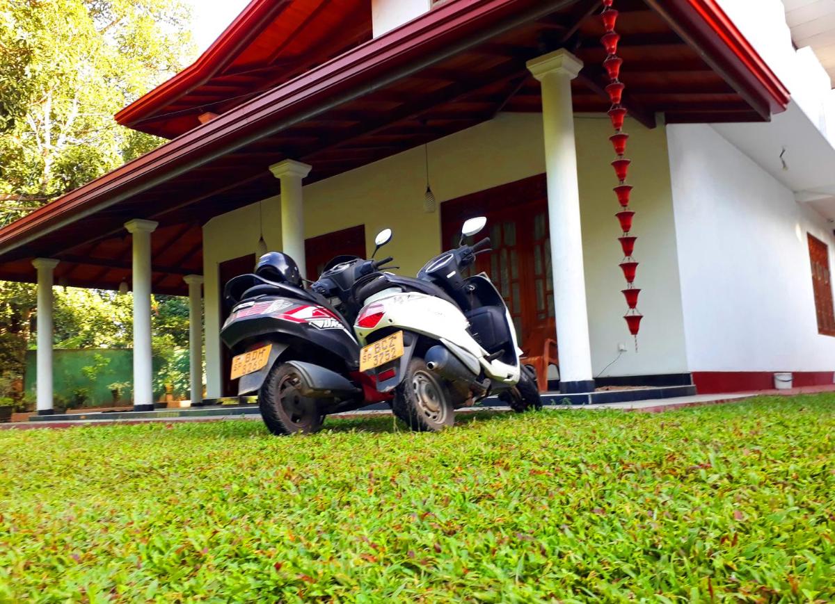 Nisala Villa - MIDIGAMA - Housity