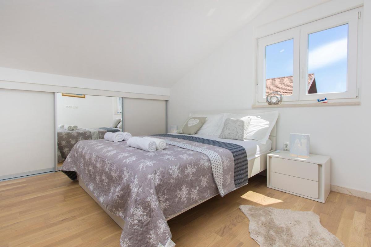 Apartments Luka - Housity