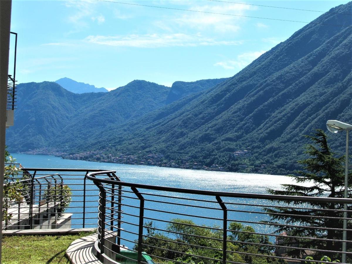 Green & Lake Home - Housity