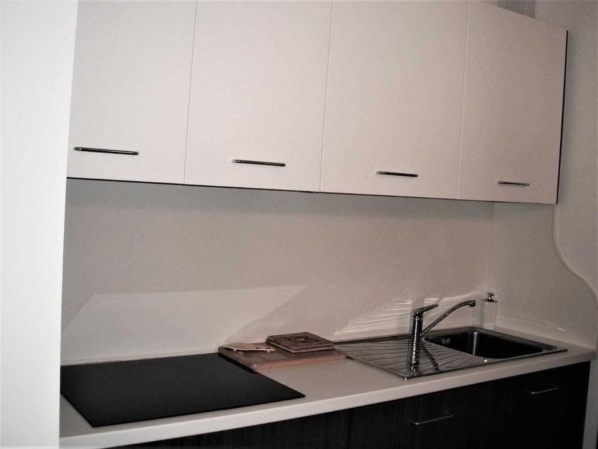 Green & Lake Home - Housity