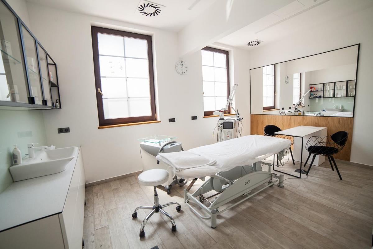 Hotel Wodnik - Housity