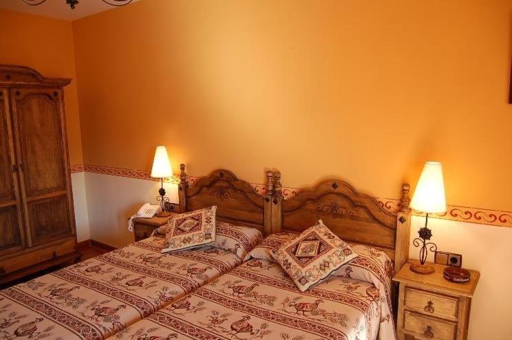 Alojamiento Rural la Caseria de Piedra Restaurante - Housity