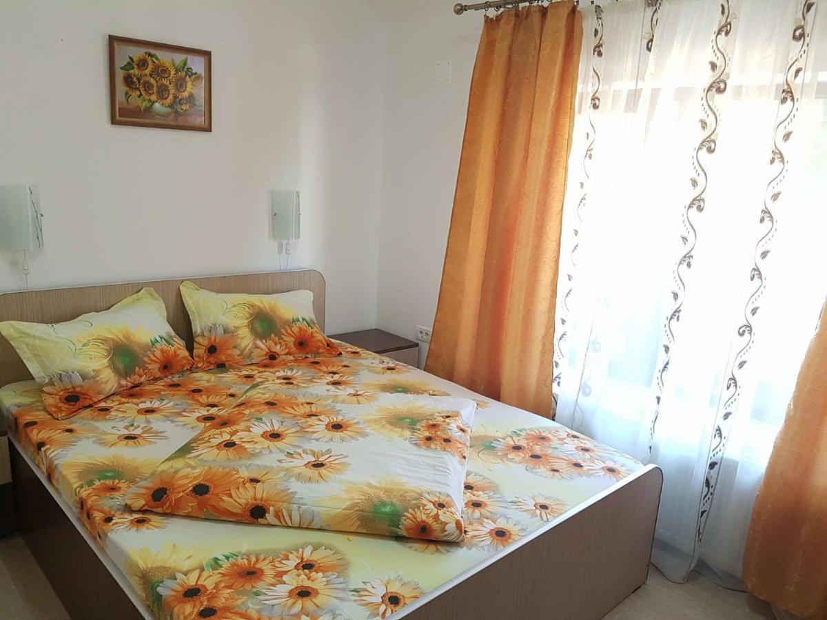 Onalisa - Housity