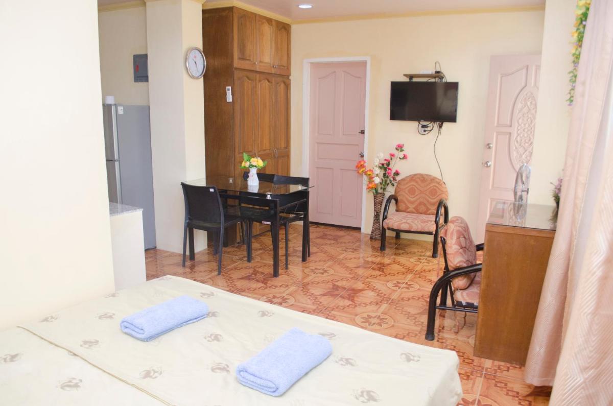 Julz Tropical Apartments - Housity
