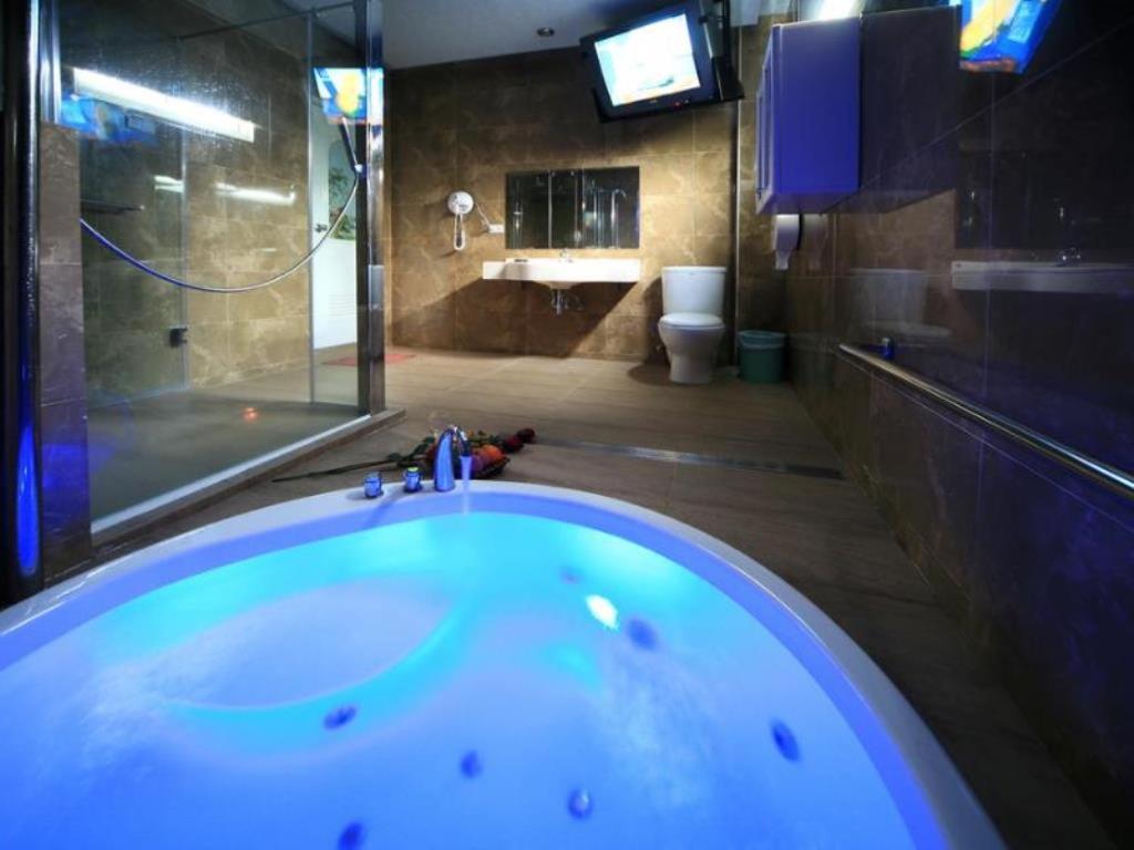 Cherry Blossom Motel - Housity