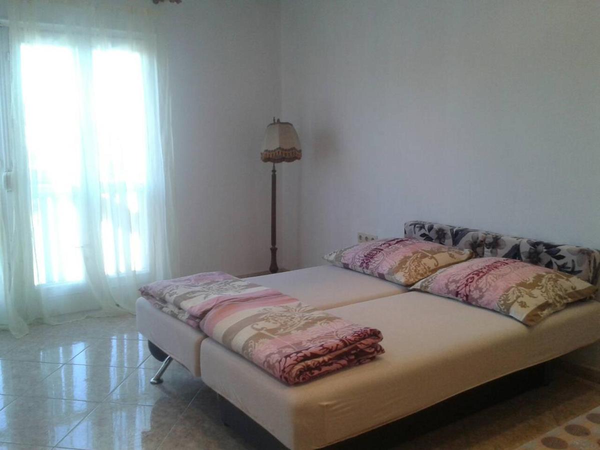 Prenociste Orhideja - Housity