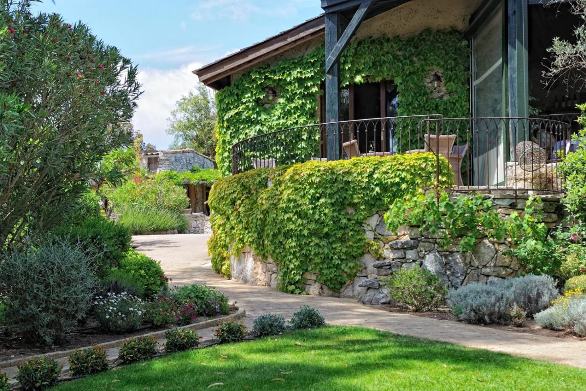Jardin de l'établissement Lodge de Charme A Cheda
