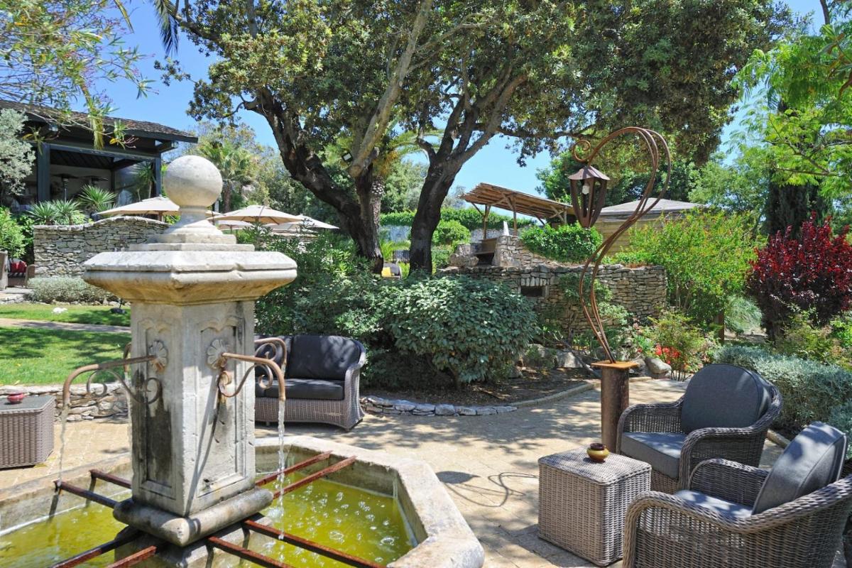 Jardin de l'établissement Lodge de Charme A Cheda
