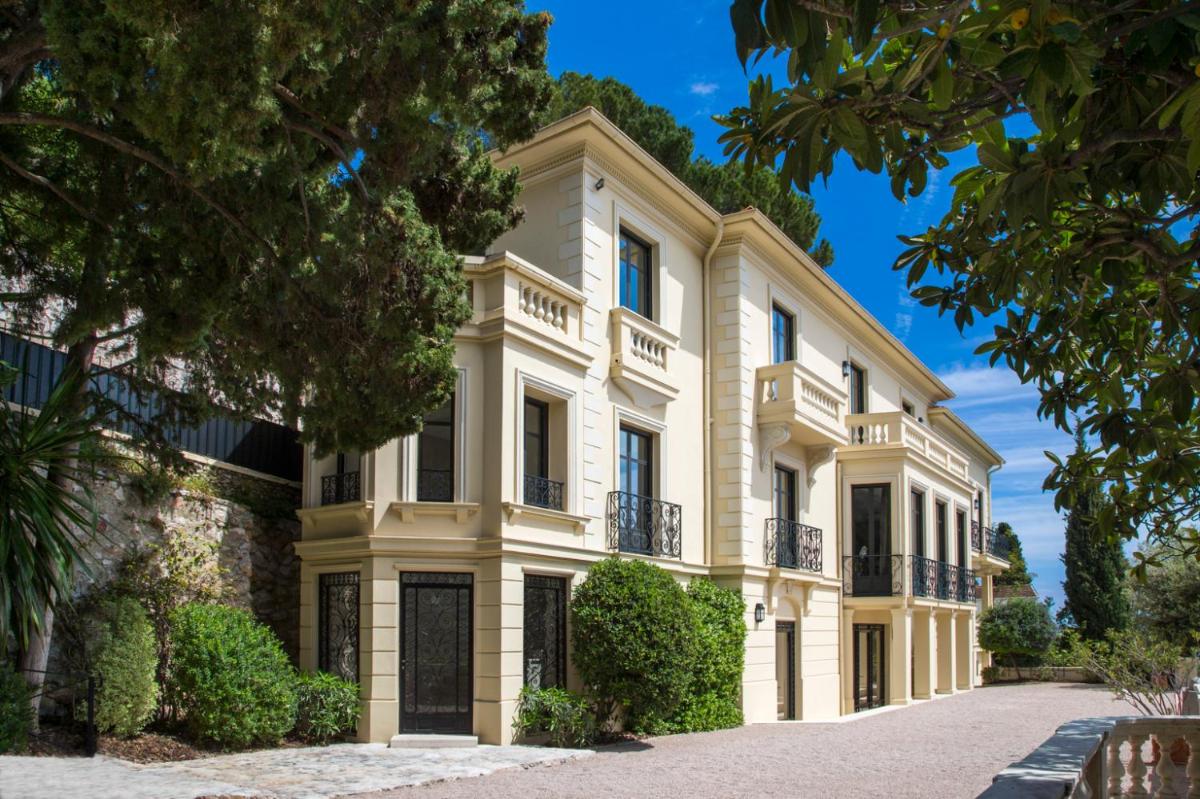 Luxurious Villa Overlooking Monaco - Housity