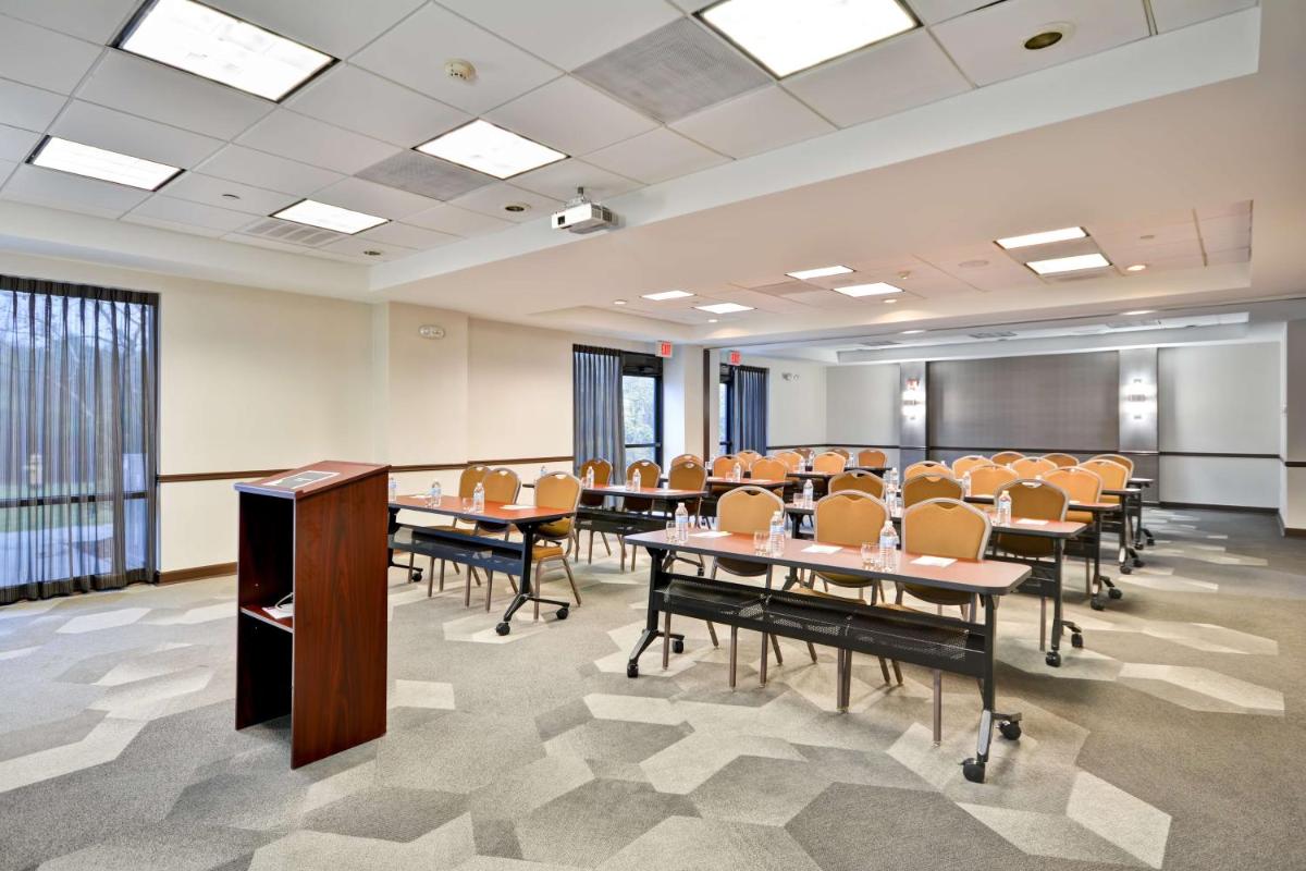 Hyatt Place Baton Rouge/I-10 - Housity