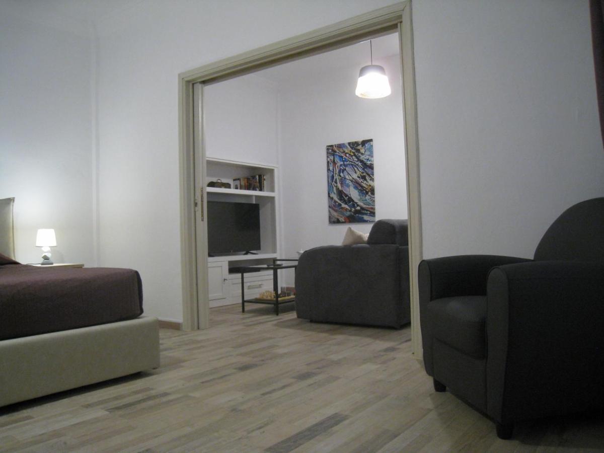 Detached House at Peristeri - Housity