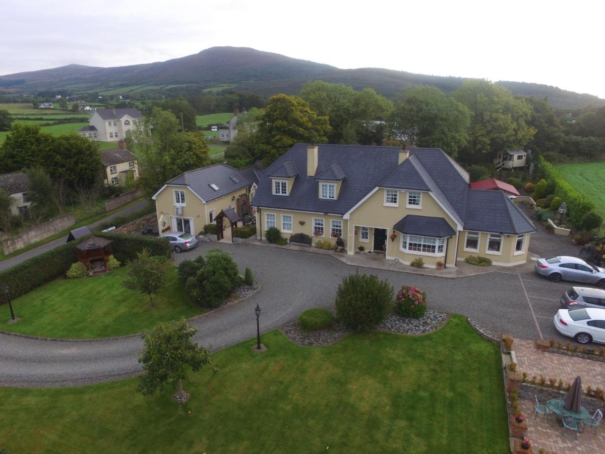 Riverside Lodge - Housity