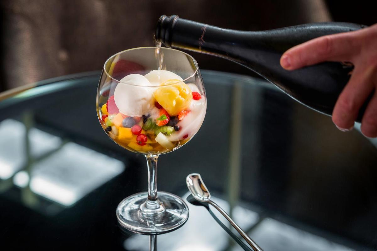 Getränke in der Unterkunft Sofitel Frankfurt Opera