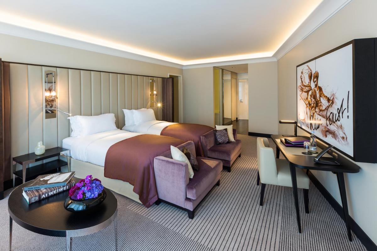 TV/Unterhaltungsangebot in der Unterkunft Sofitel Frankfurt Opera