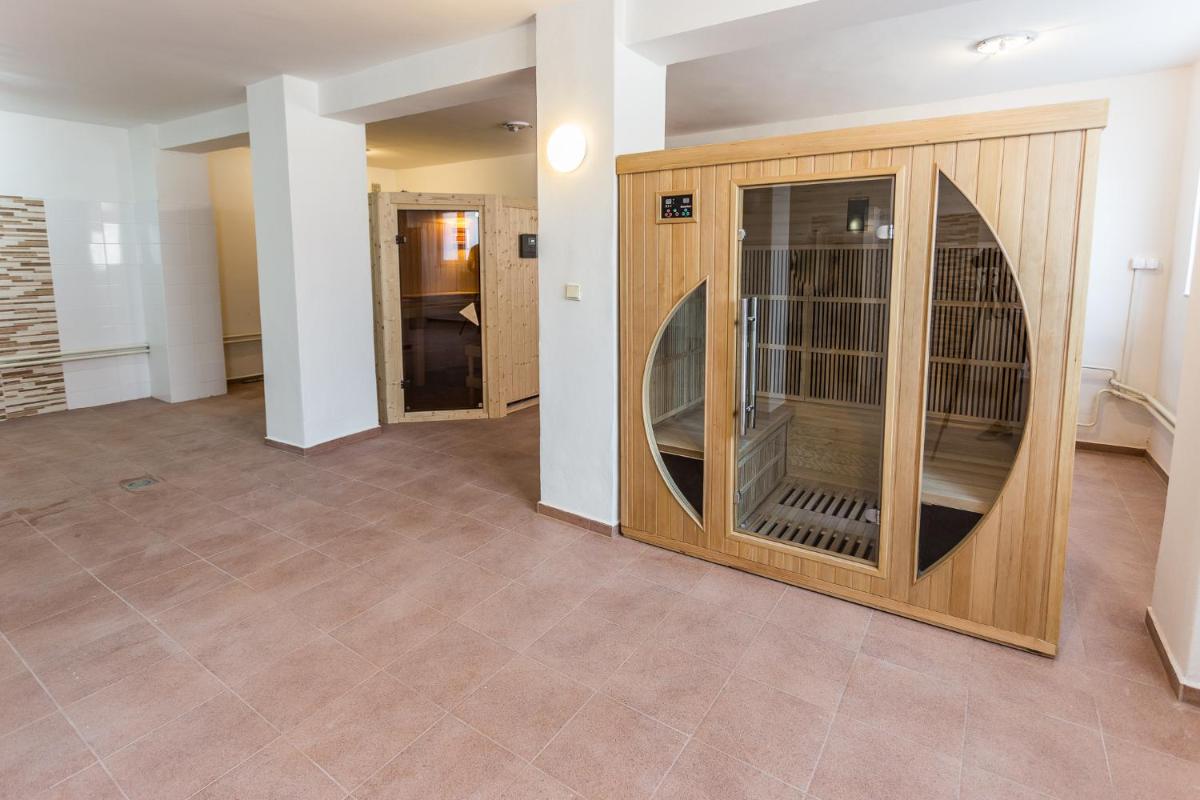 Garni Hotel Anne-Mary - Housity