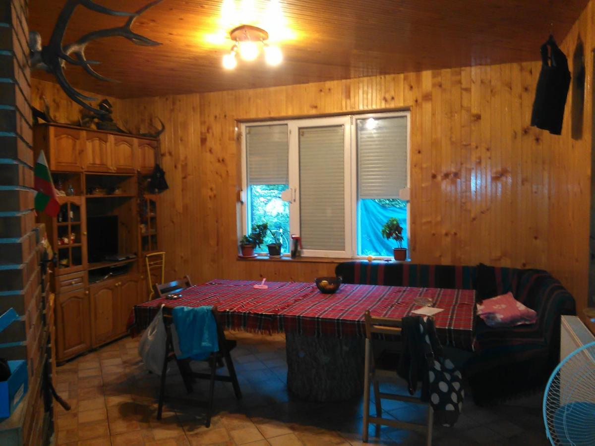 Nochevi Guesthouse - Housity