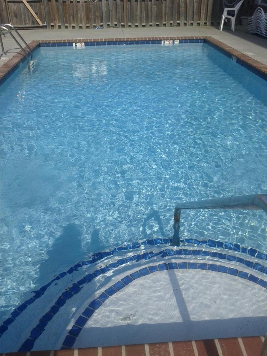 Baymont by Wyndham Cartersville - Housity