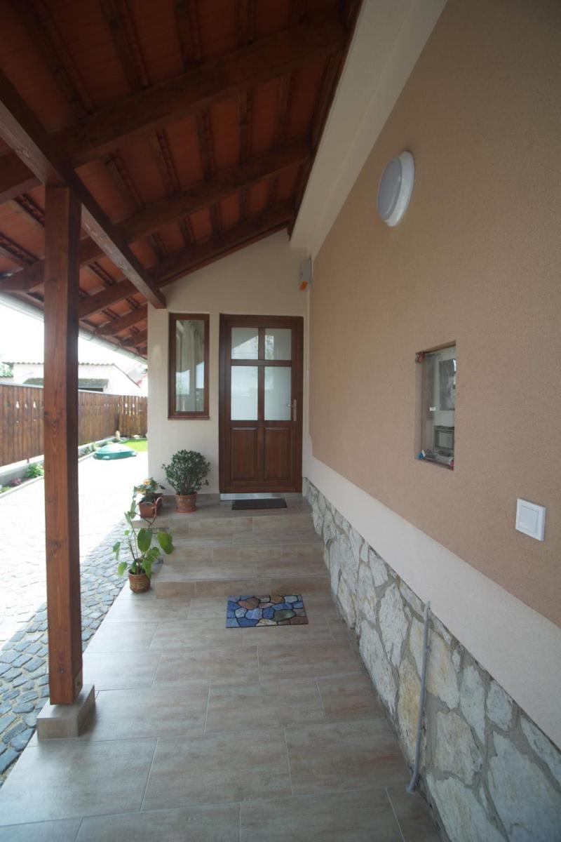 Holiday Home Podium - Housity
