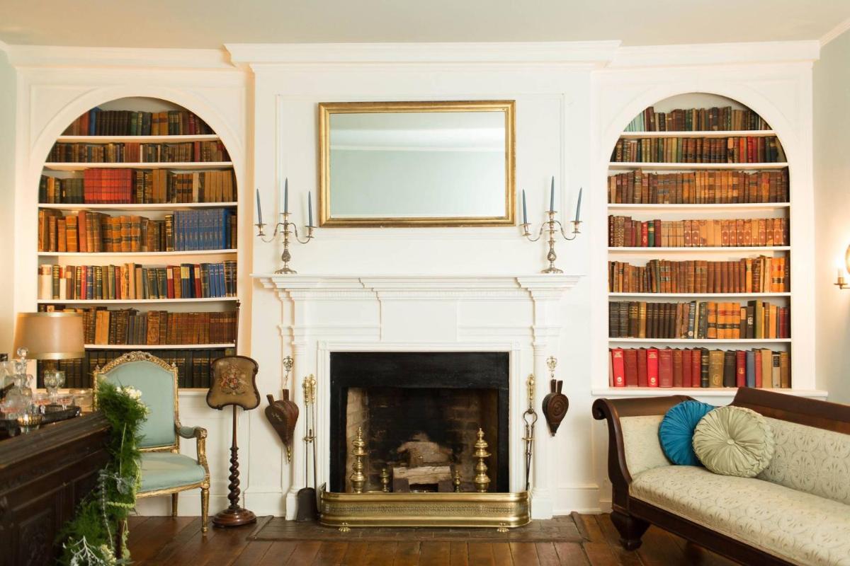 Chilton House Suites - Housity