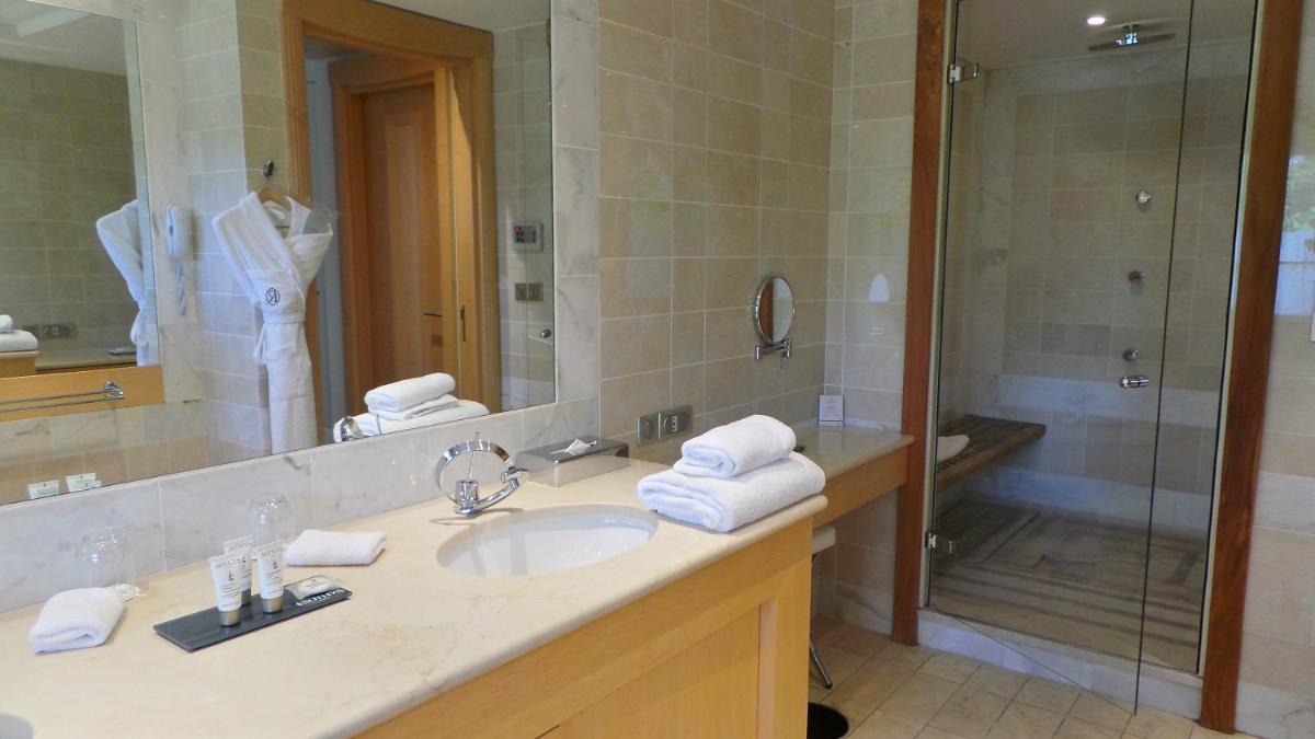 Salle de bains dans l'établissement Hotel & Spa Le Pavillon