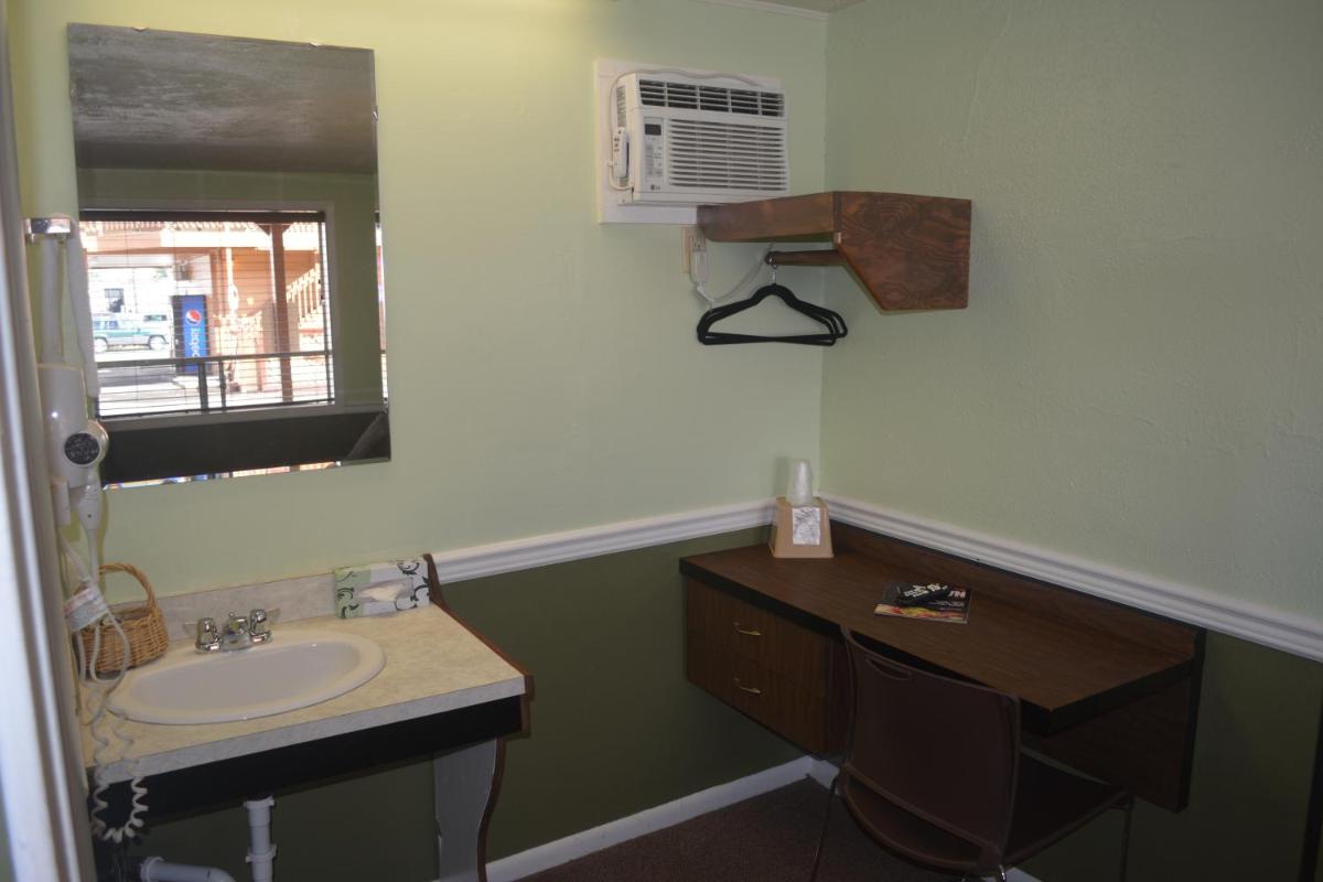 Country Motor Inn - Housity