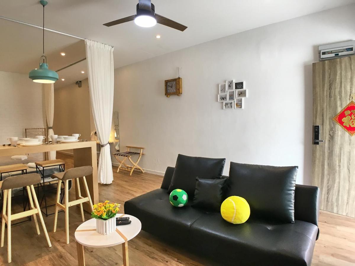 iBook Gurney Suites - Housity