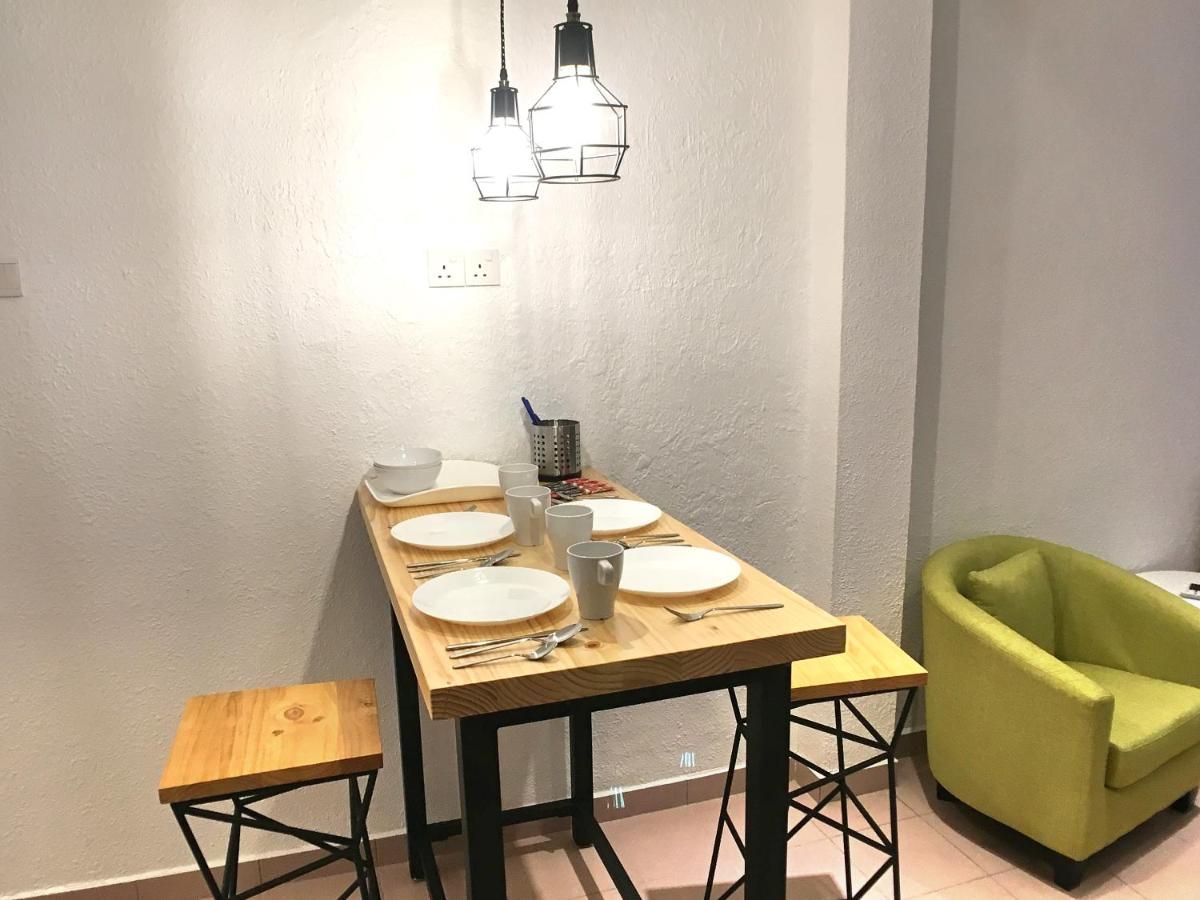 iBook Gurney Suites - Housity