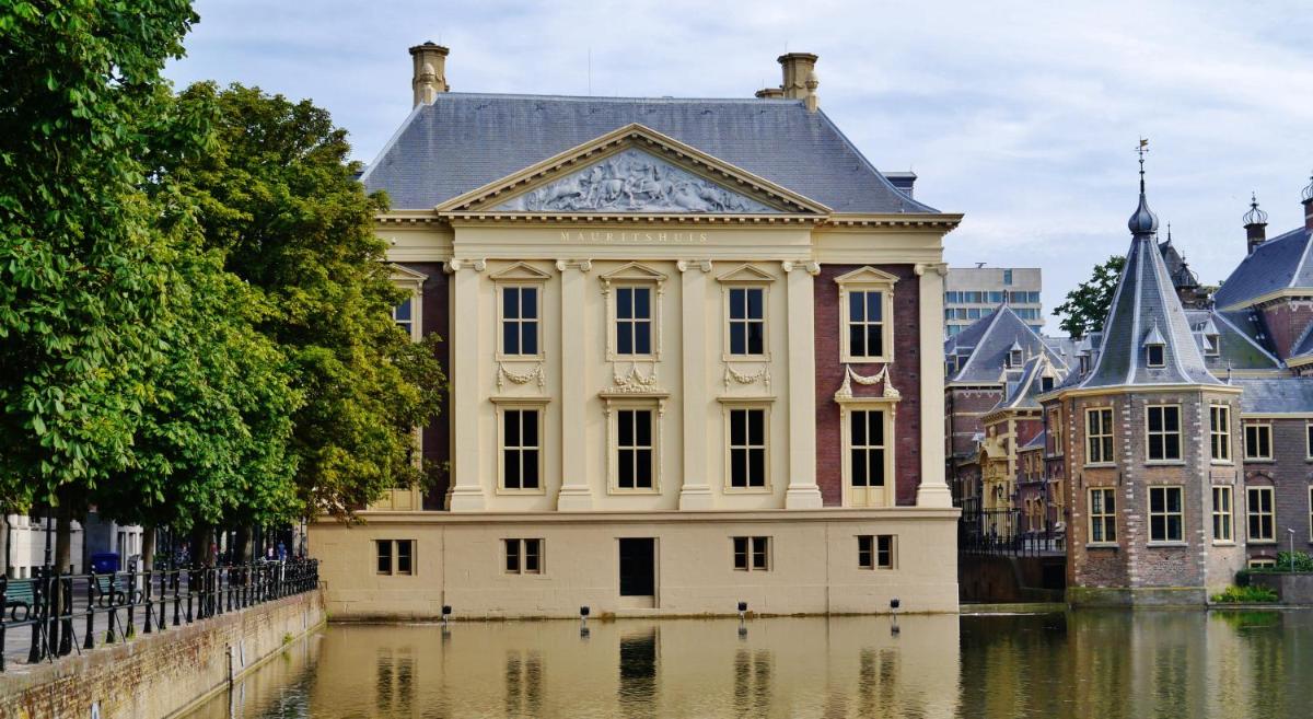Pearl of the Hague - R.Q.C. - Housity