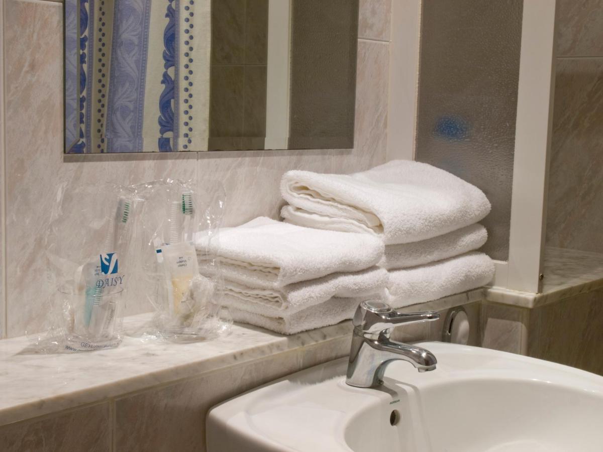 Hotel As Aceas - Housity