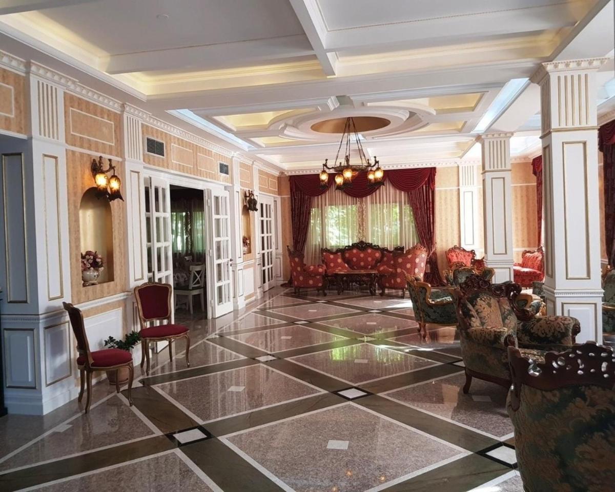 Romantic Boutique - Housity