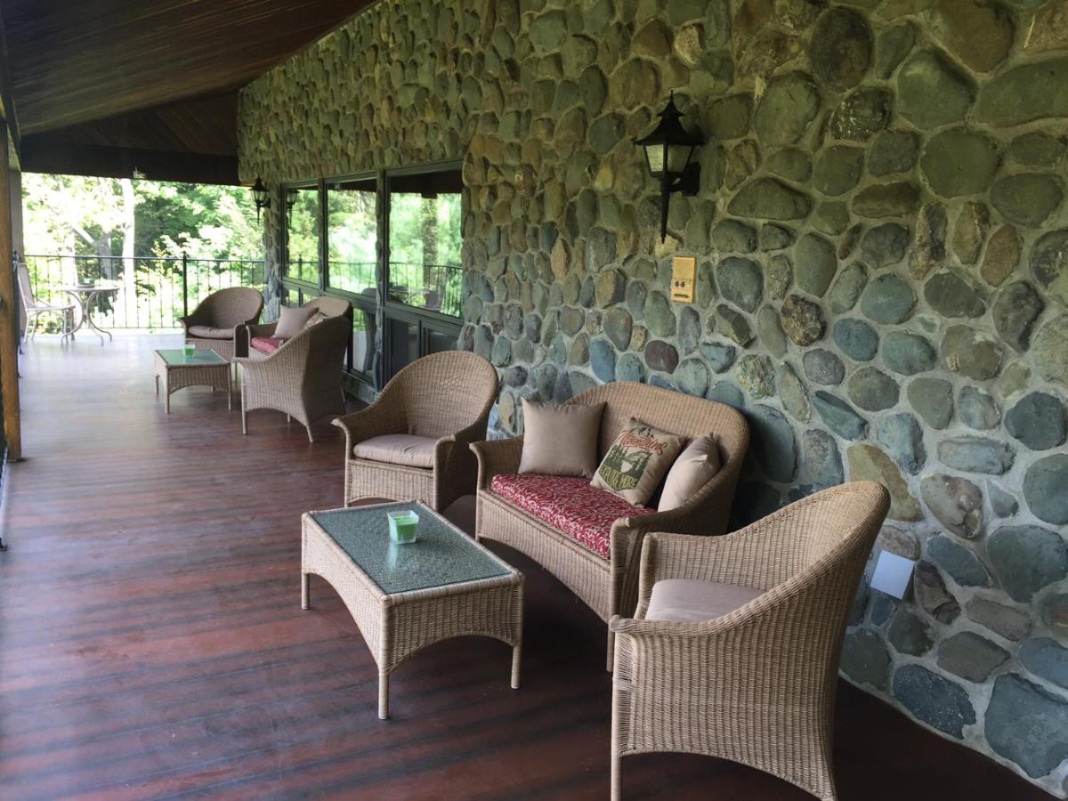 The Lodge in Sugar Hollow - Housity