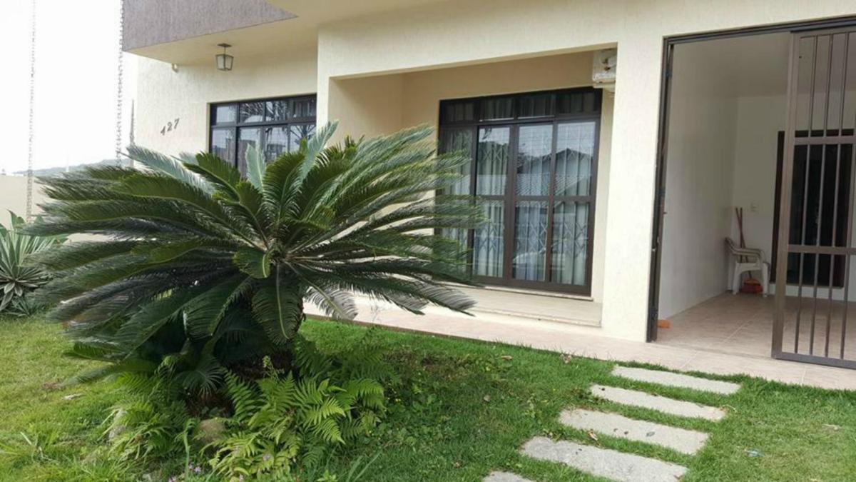 Bombinhas Brasil Residence II Guest House no Centro - Housity