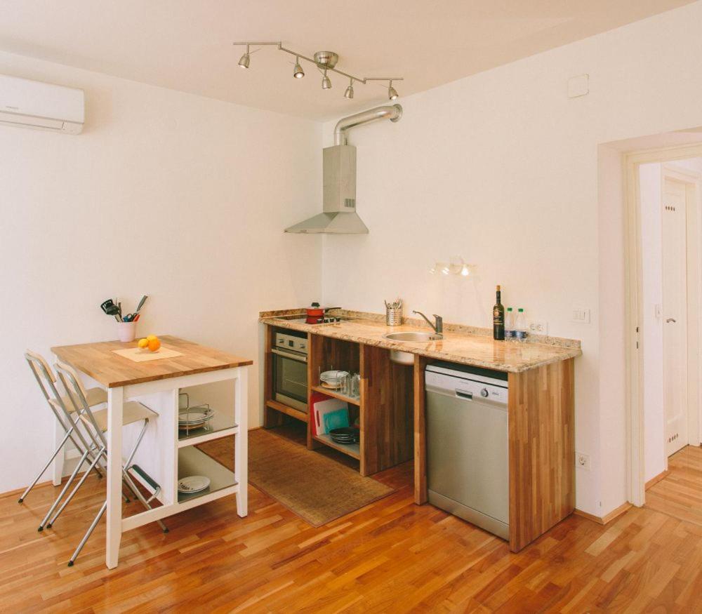 Apartment Savska - Housity