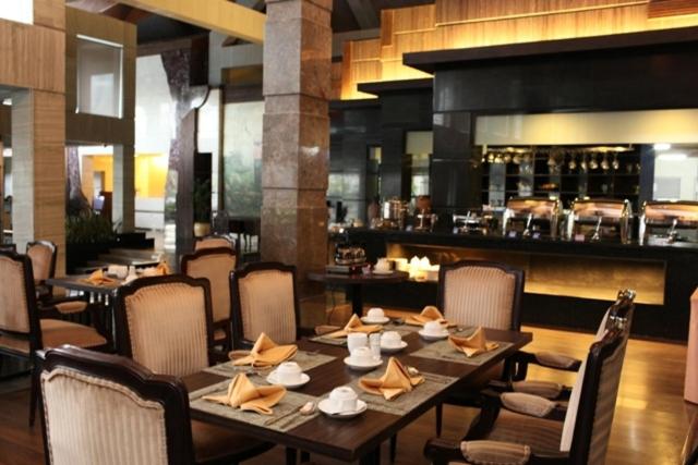 Crown Victoria Hotel Tulungagung - Housity